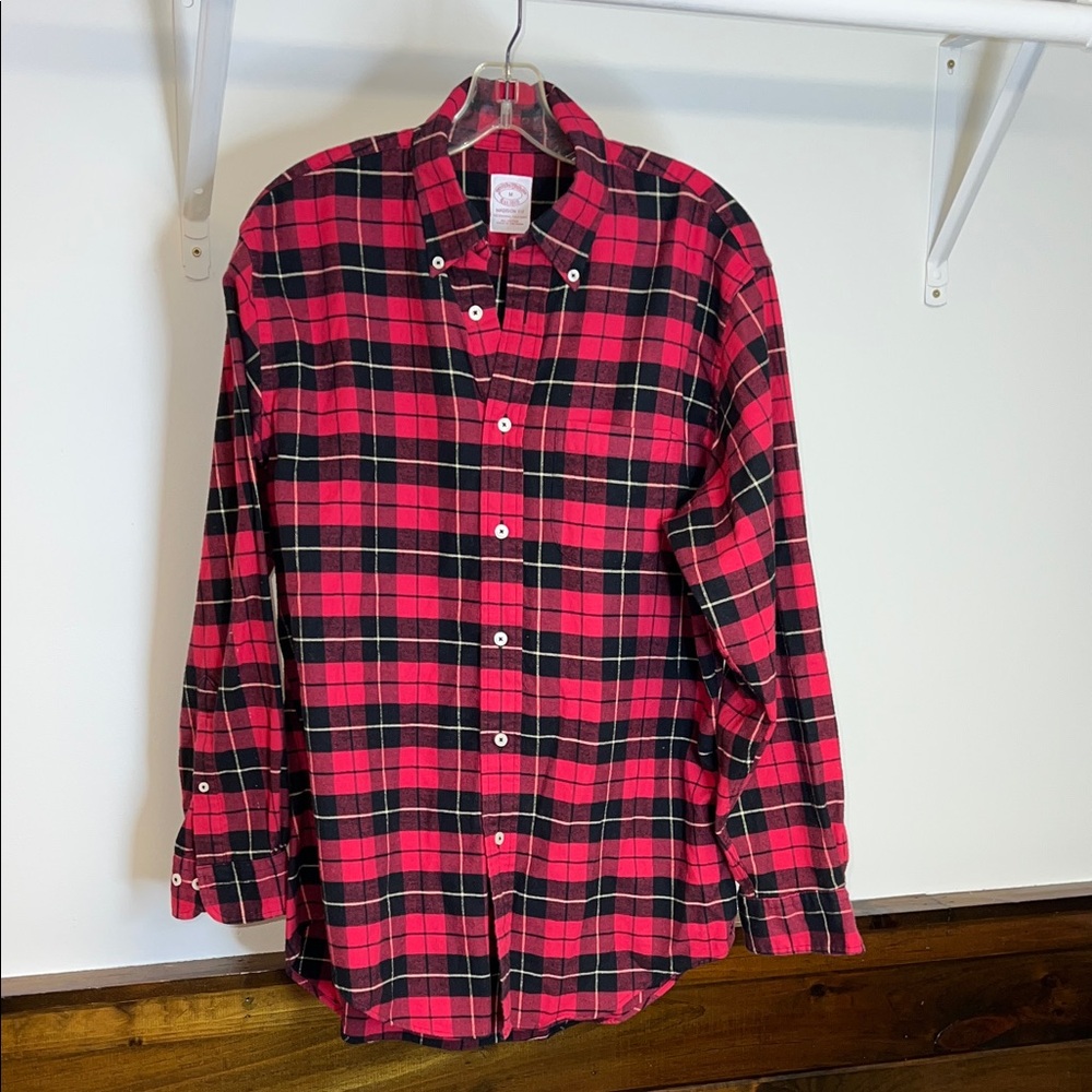Brooks Brothers Red and Black Plaid Casual Shirt-‎ M